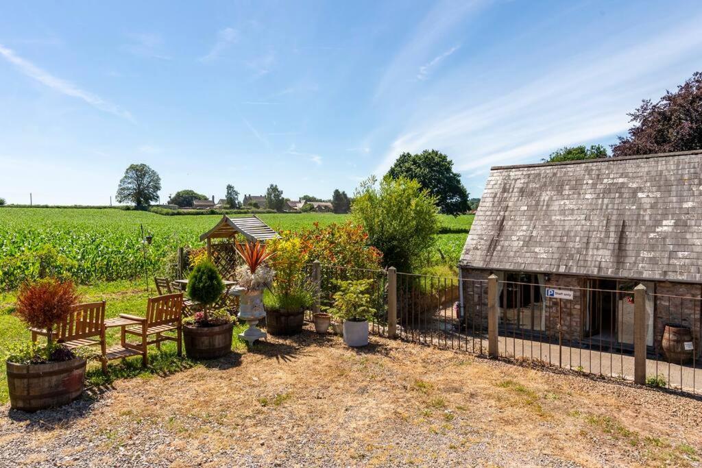 Beech Cottage, Spacious Rural Retreat Usk Eksteriør billede